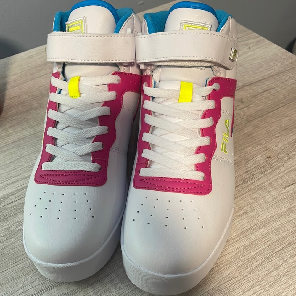 Women fila f-13 high top sneakers size 9 new without box
